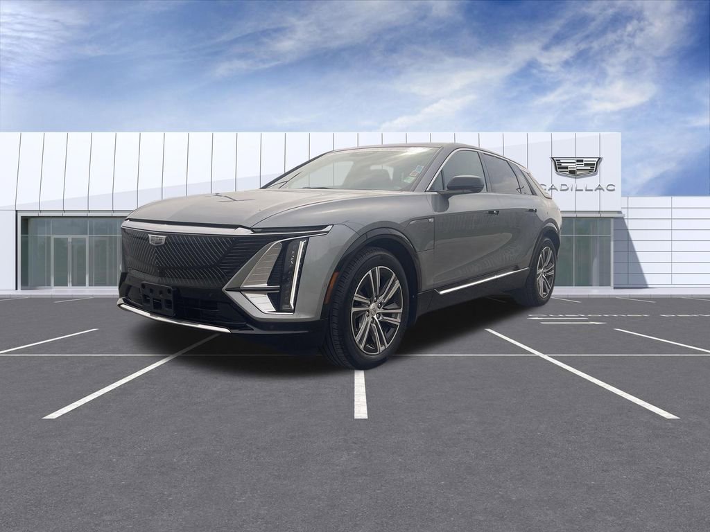 Certified 2024 Cadillac Lyriq Luxury AWD/4WD image 4
