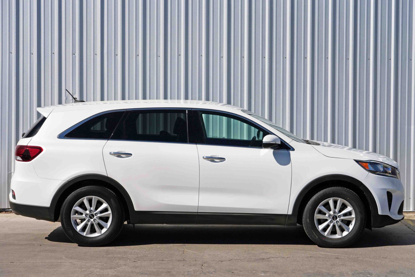 Used 2019 Kia Sorento LX image 46