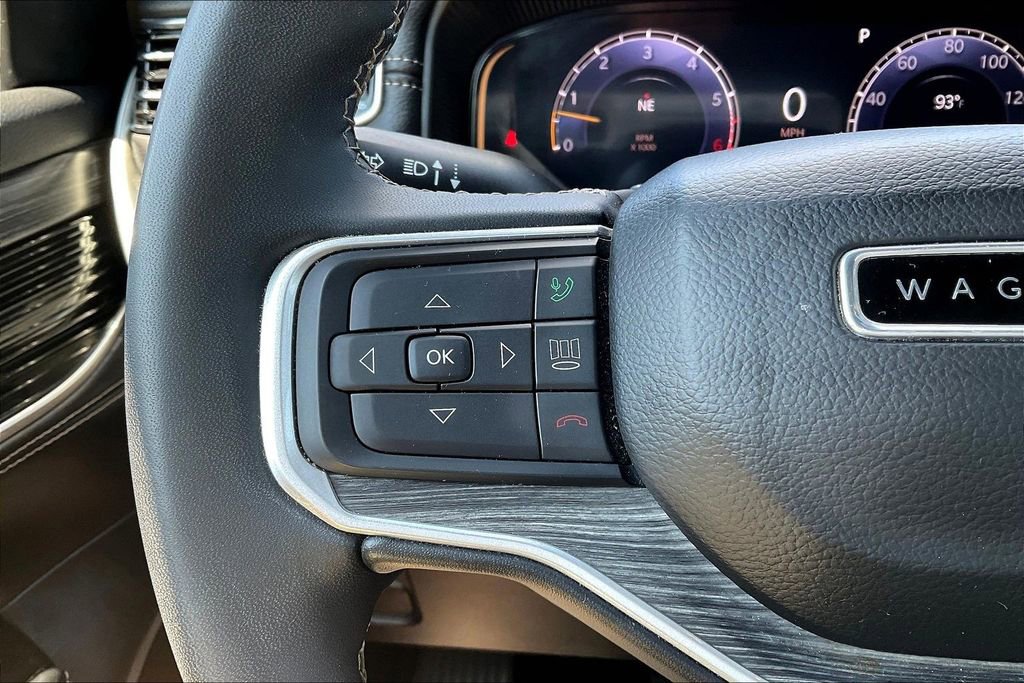 Used 2024 Jeep Wagoneer L Series II RWD image 19