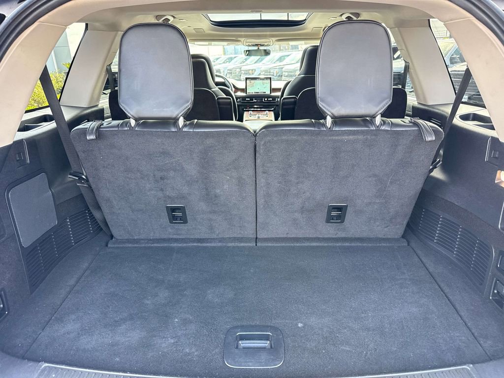 Certified 2023 Lincoln Aviator Reserve w/ Equipment Group 201A image 8