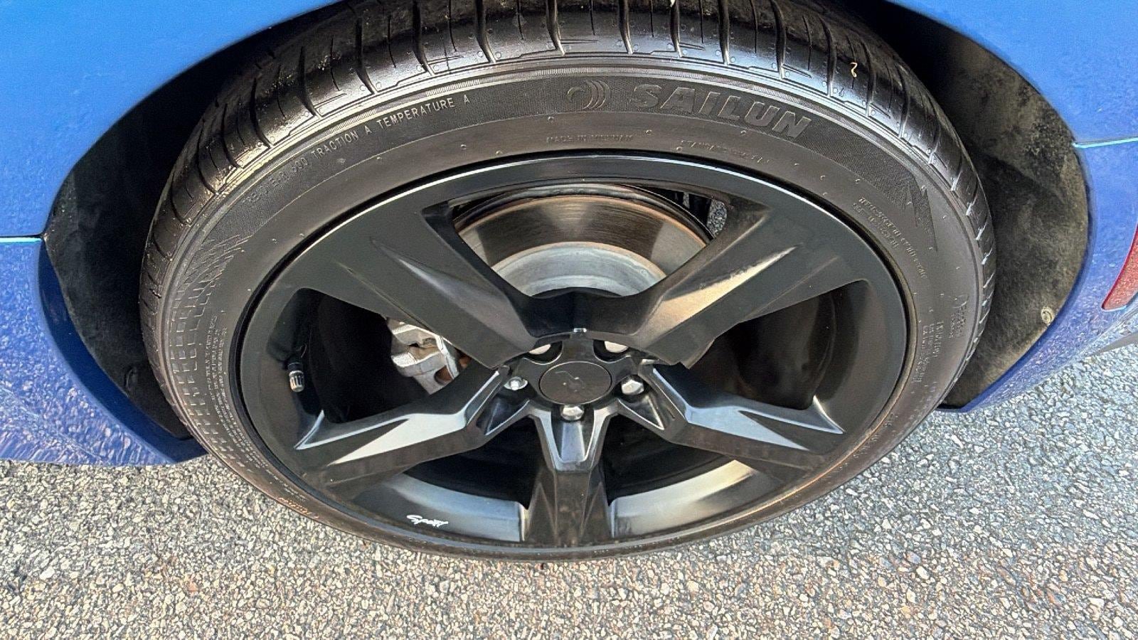 Used 2018 Chevrolet Camaro LT RWD image 12