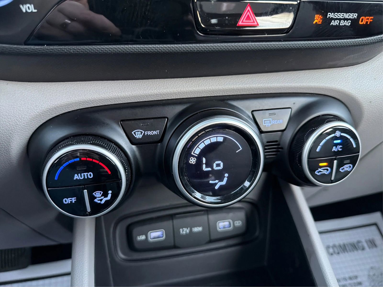 Used 2022 Hyundai Venue SEL image 29