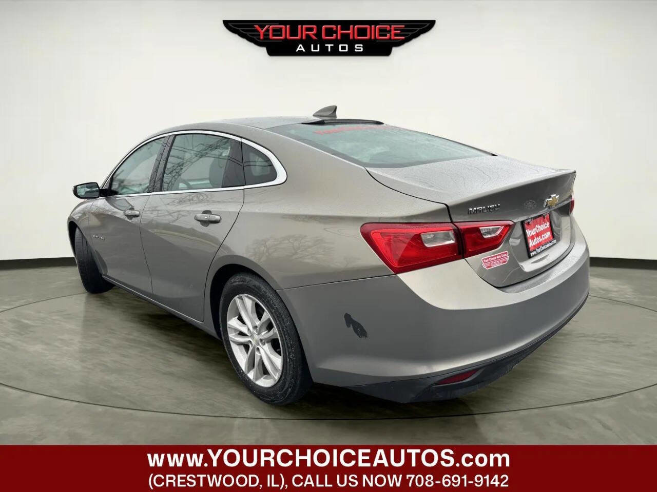 Used 2017 Chevrolet Malibu LT image 3