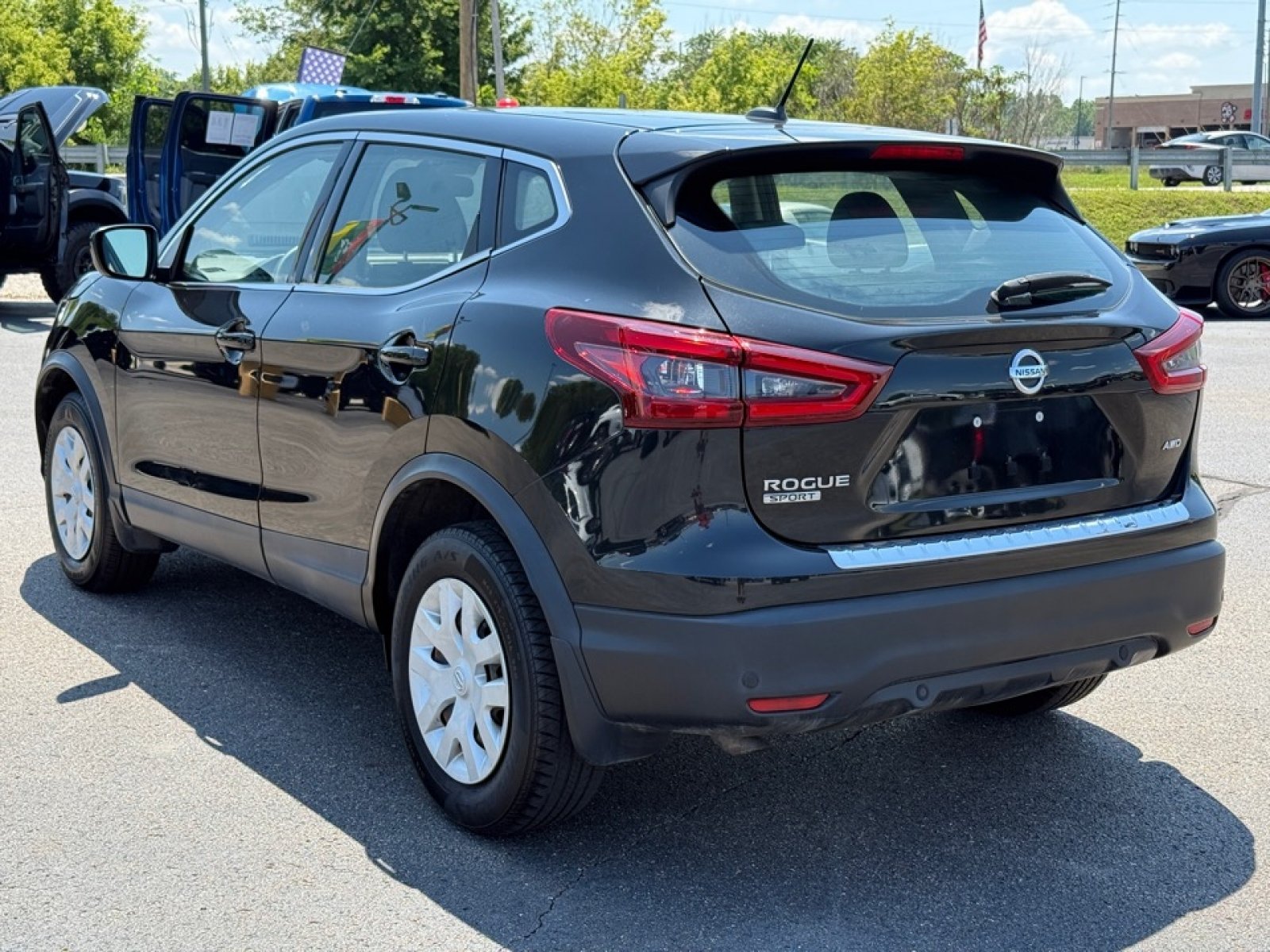 Used 2020 Nissan Rogue Sport S AWD/4WD image 6