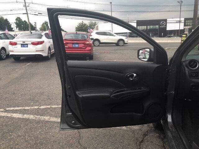 Used 2017 Nissan Versa SV image 12