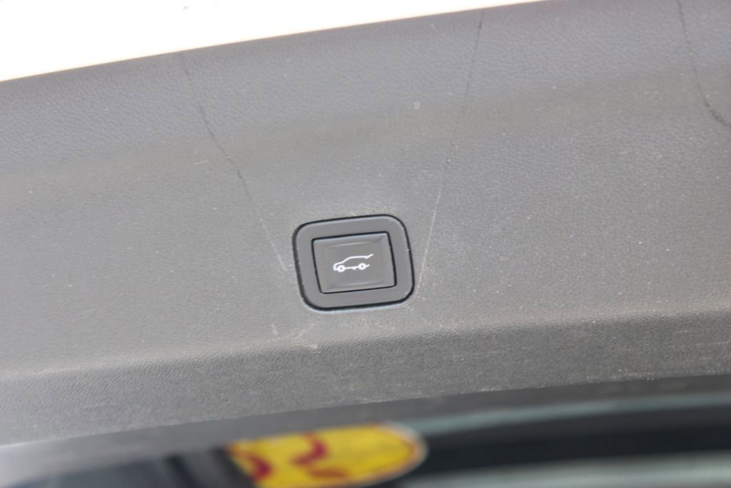 Used 2021 Chevrolet Suburban RST image 16