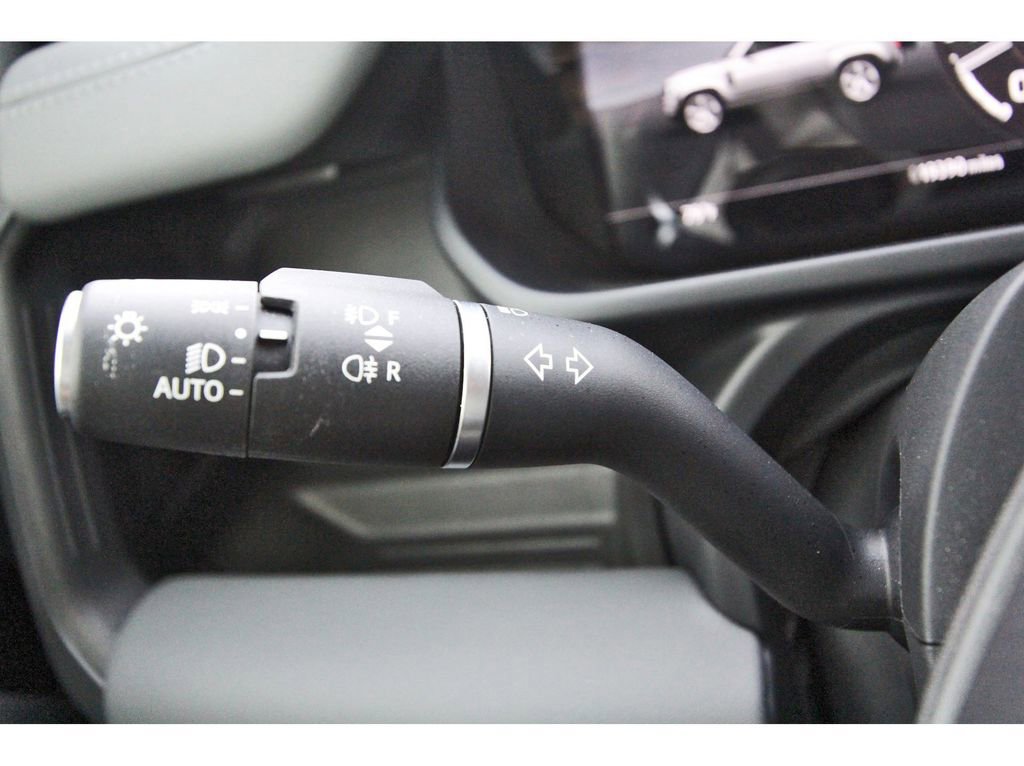 Used 2023 Land Rover Defender 110 X-Dynamic SE image 17