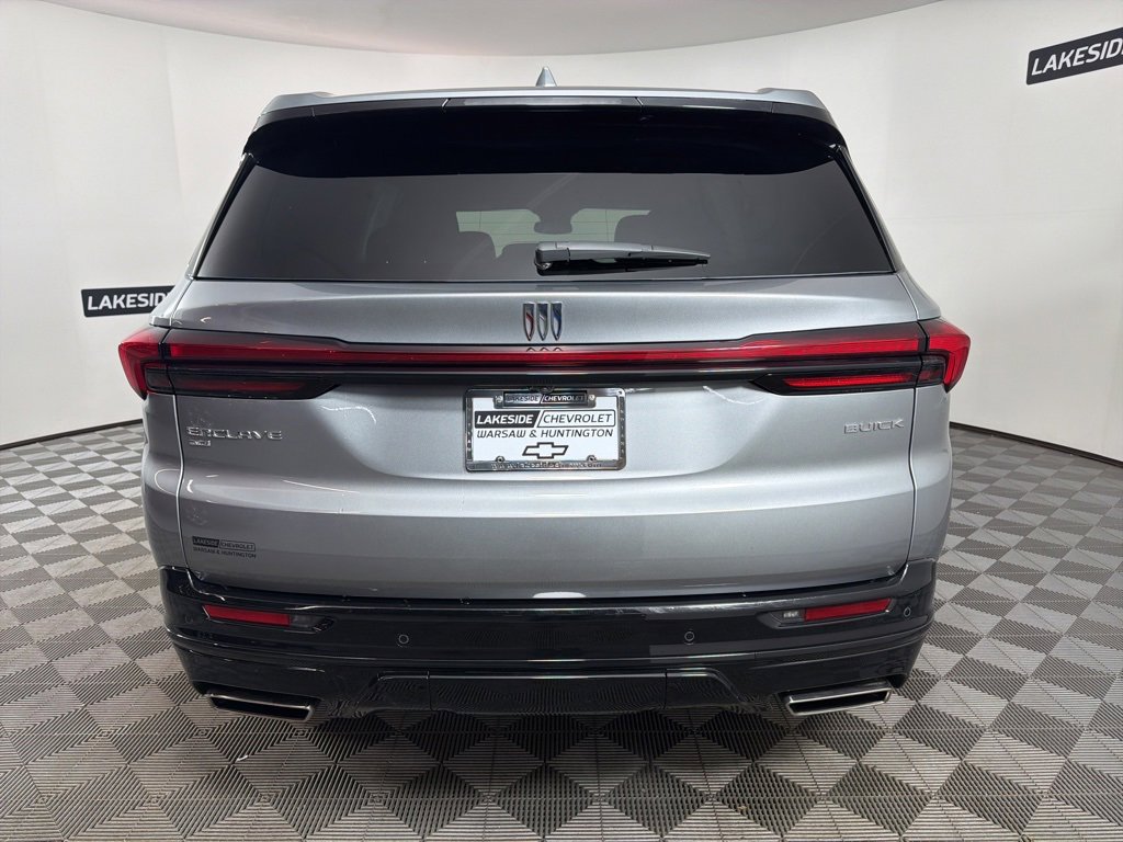 Used 2025 Buick Enclave Sport Touring image 4