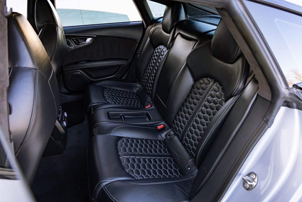 Used 2017 Audi RS 7 Prestige w/ Carbon-Optic Package image 32