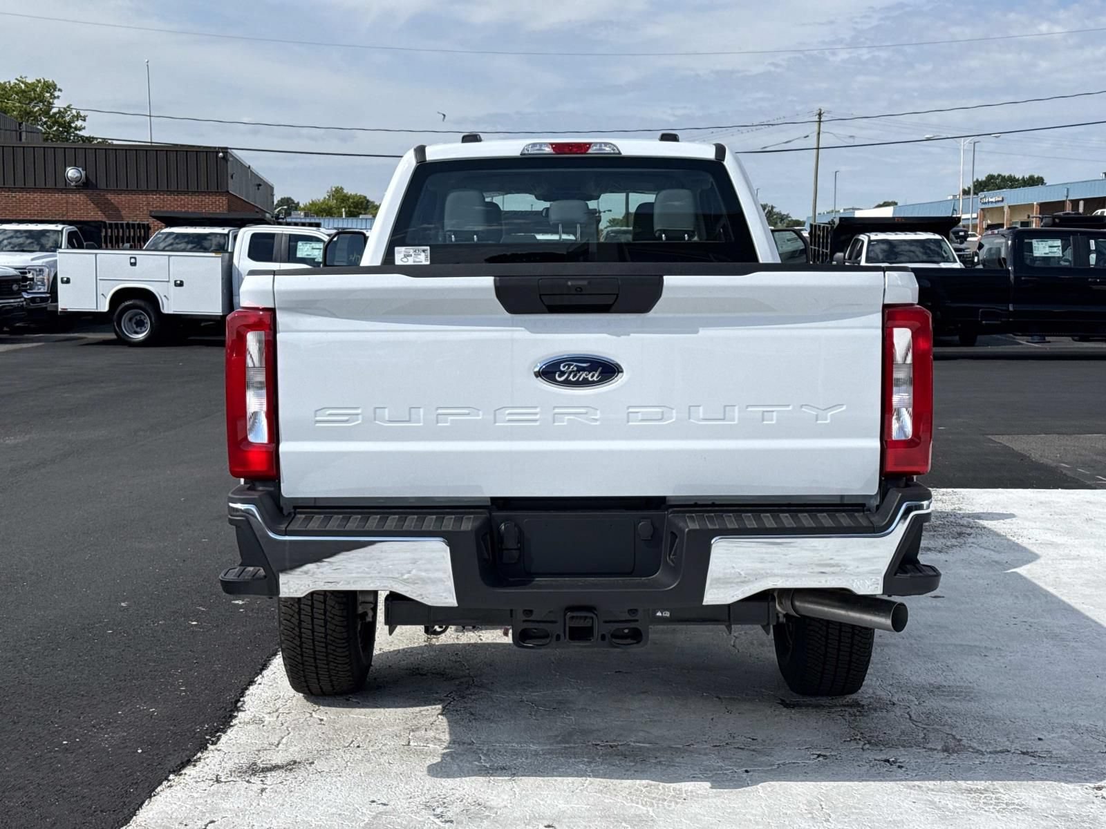 New 2026 Ford F250 XL w/ FX4 Off-Road Package AWD/4WD image 4