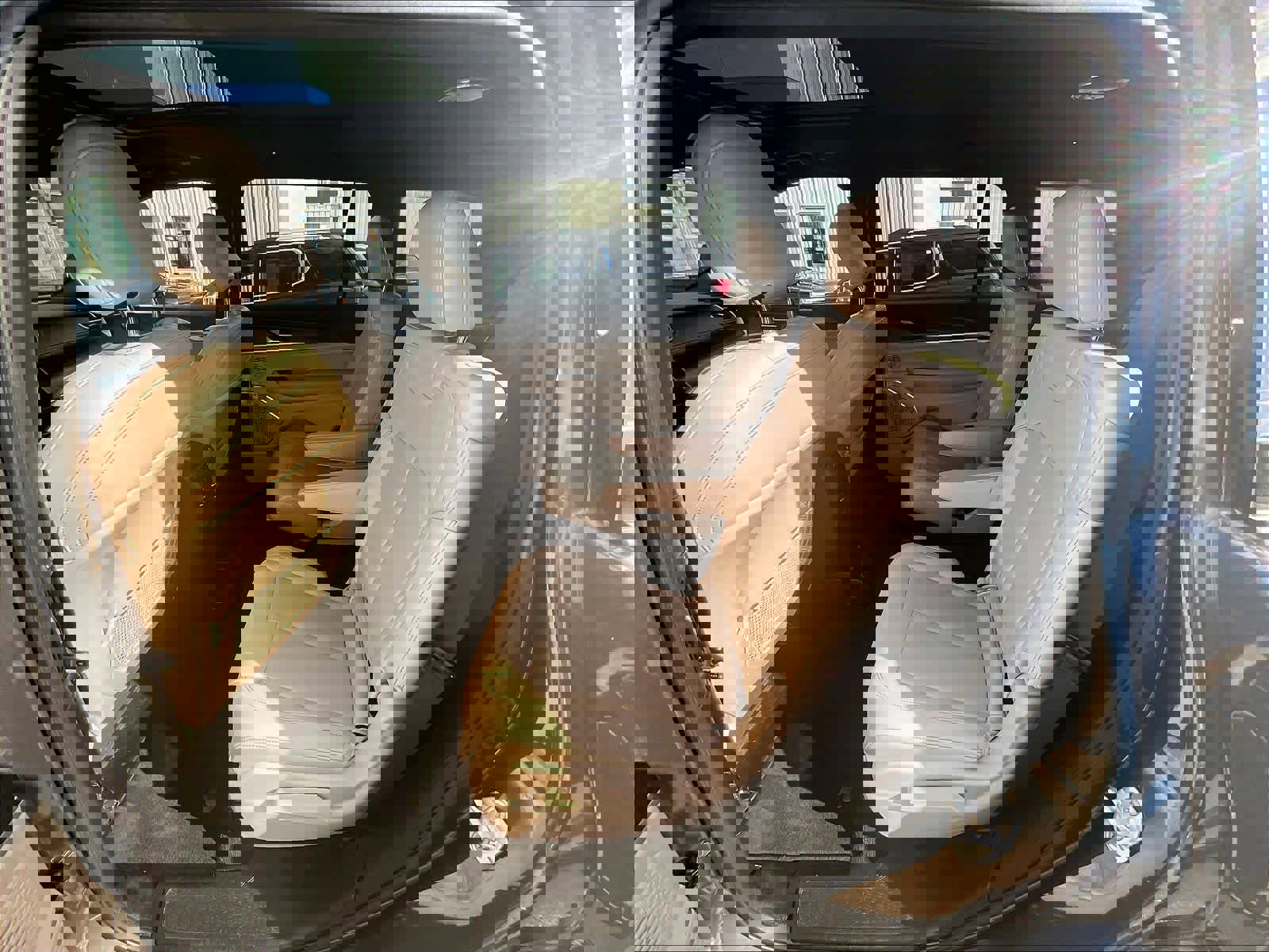 Used 2023 Jeep Grand Cherokee L Limited w/ Trailer Tow Group (B) AWD/4WD image 15