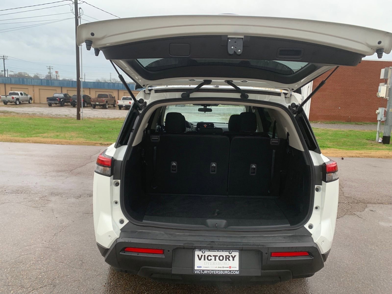 Used 2025 Nissan Pathfinder S image 25