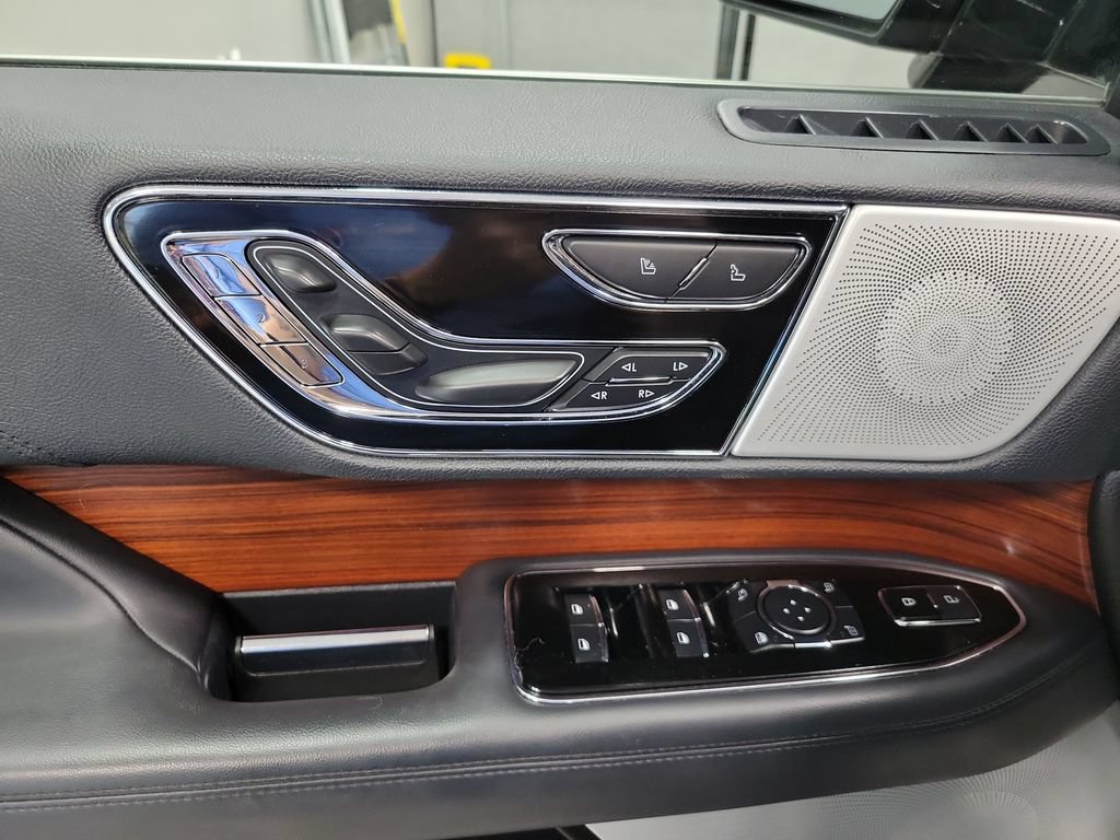 Used 2024 Lincoln Navigator L Reserve AWD/4WD image 36