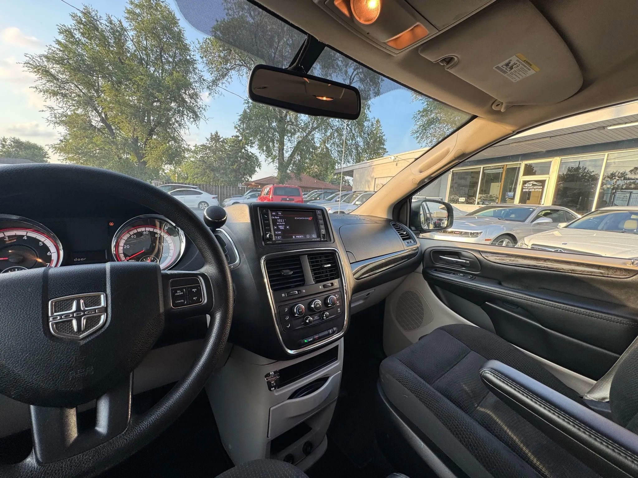Used 2019 Dodge Grand Caravan SE image 26
