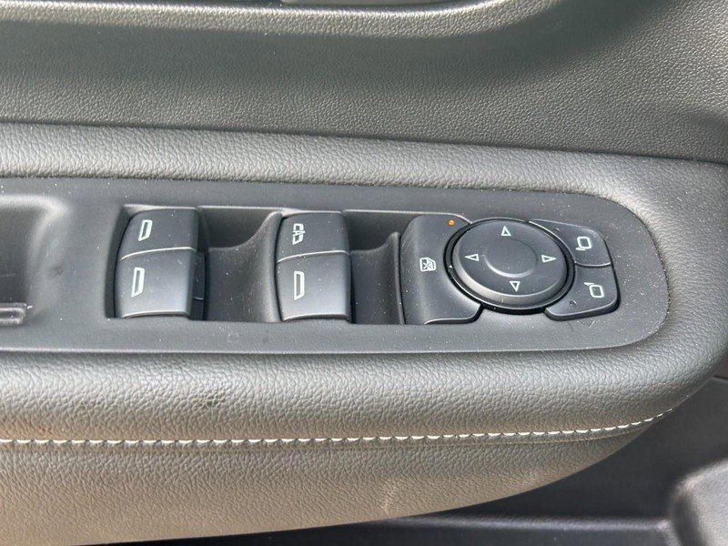 Certified 2024 GMC Terrain SLT w/ Tech Package AWD/4WD image 16