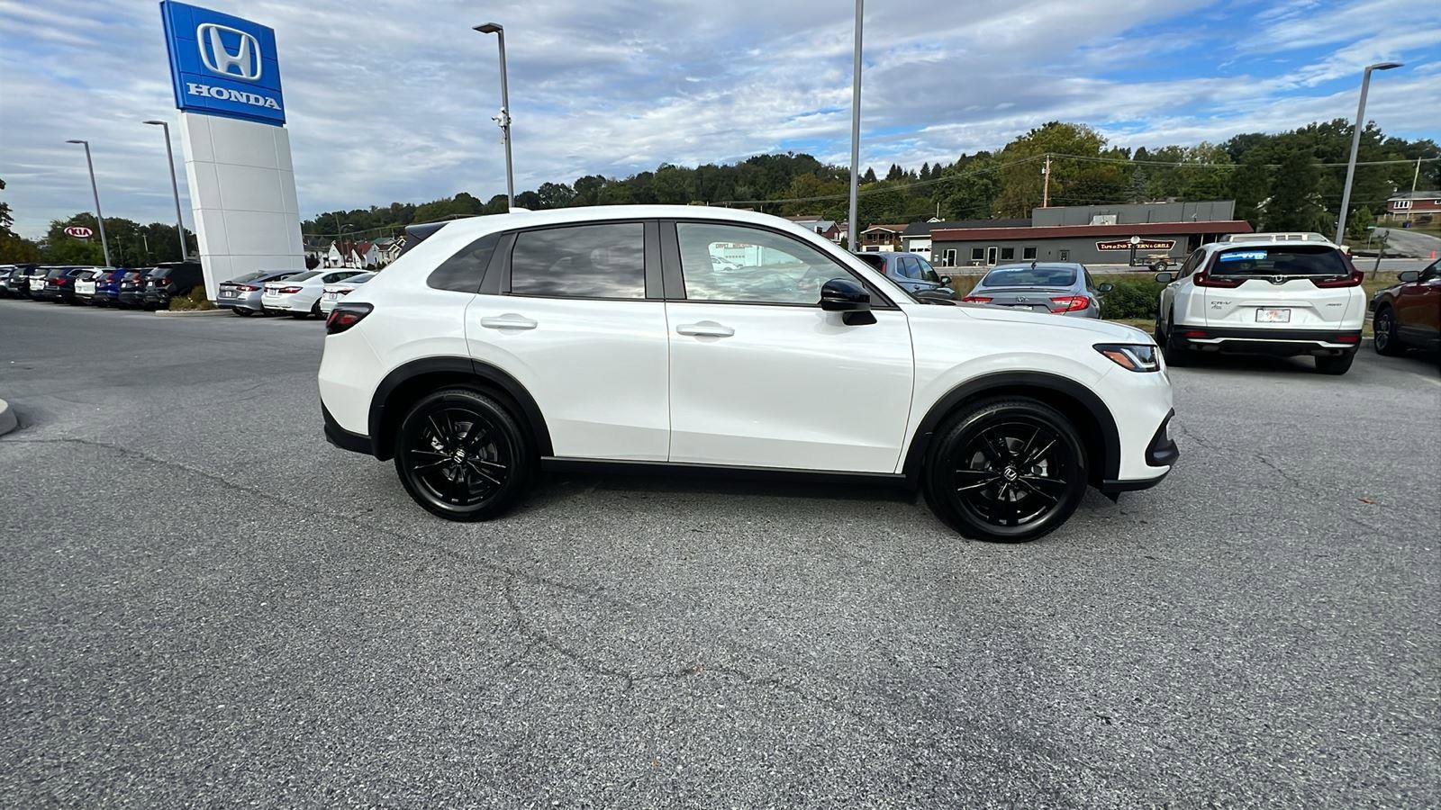 New 2026 Honda HR-V Sport image 3