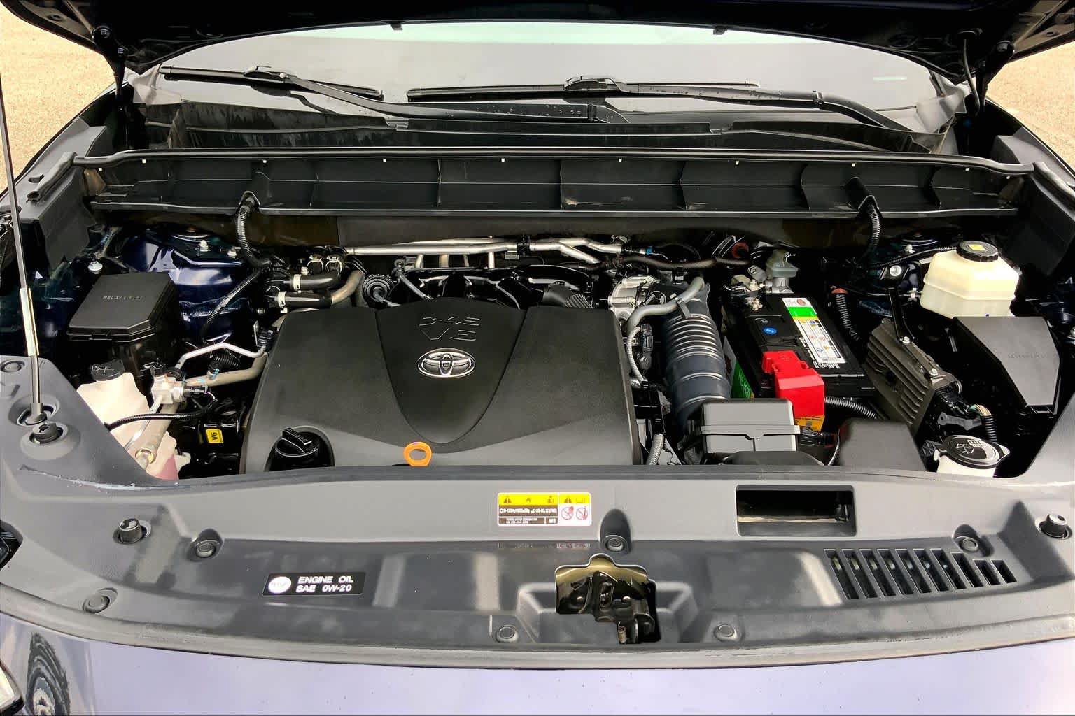 Used 2020 Toyota Highlander XLE AWD/4WD image 31