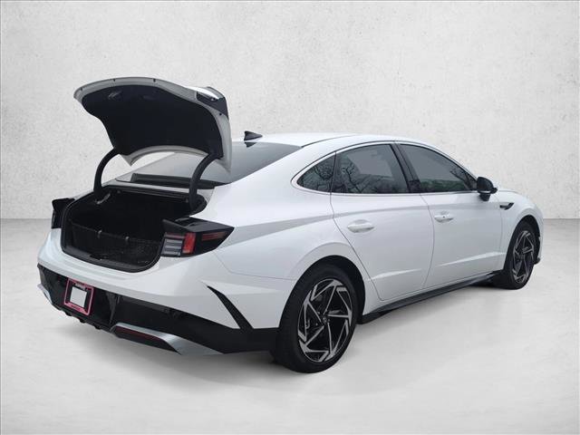 New 2026 Hyundai Sonata SEL FWD image 2