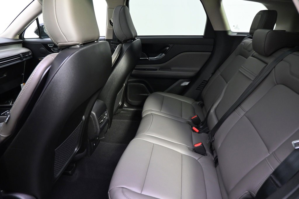 New 2026 Lincoln Corsair Premiere image 21