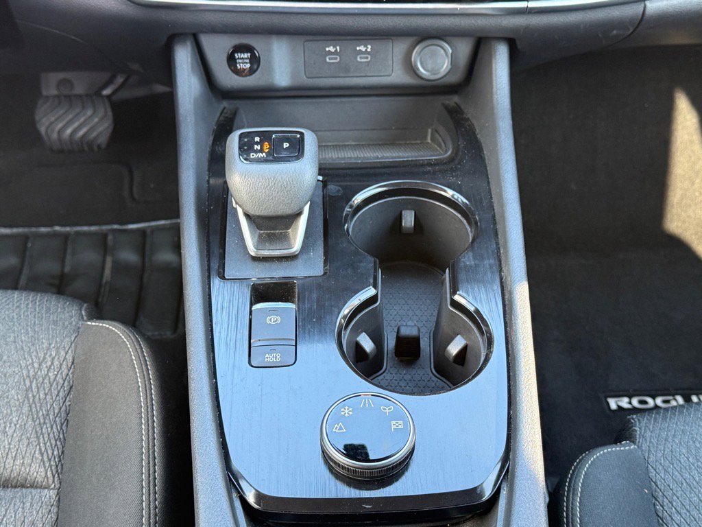 Used 2024 Nissan Rogue SV image 20