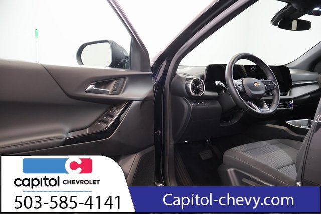 Used 2026 Chevrolet Equinox LT FWD image 9