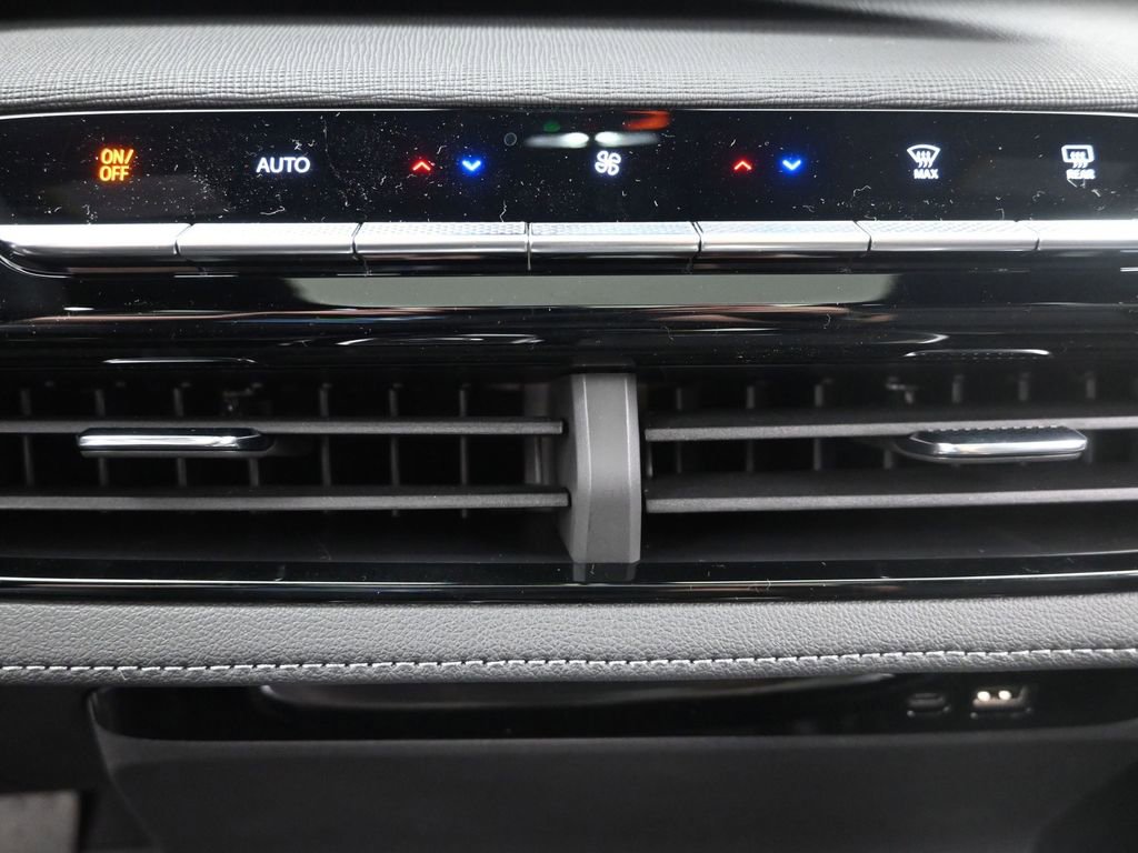 Used 2025 Buick Enclave Sport Touring w/ Power Package image 24