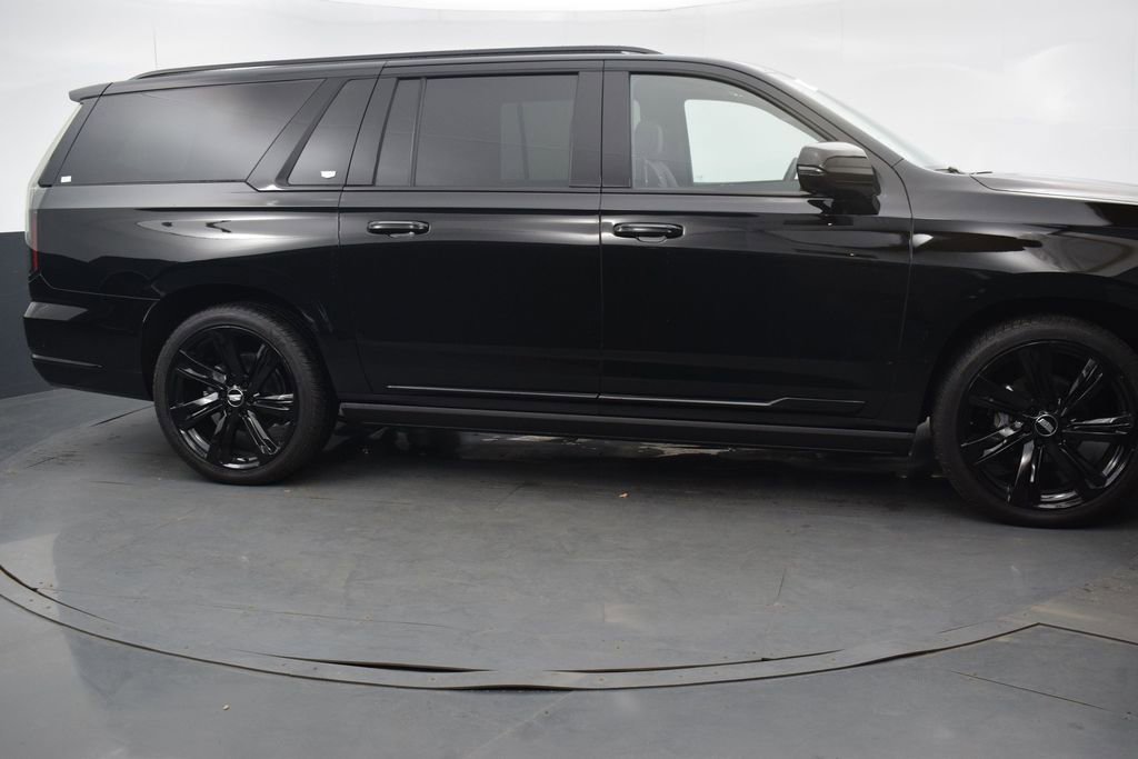 Certified 2026 Cadillac Escalade ESV Sport w/ Touring Package AWD/4WD image 7