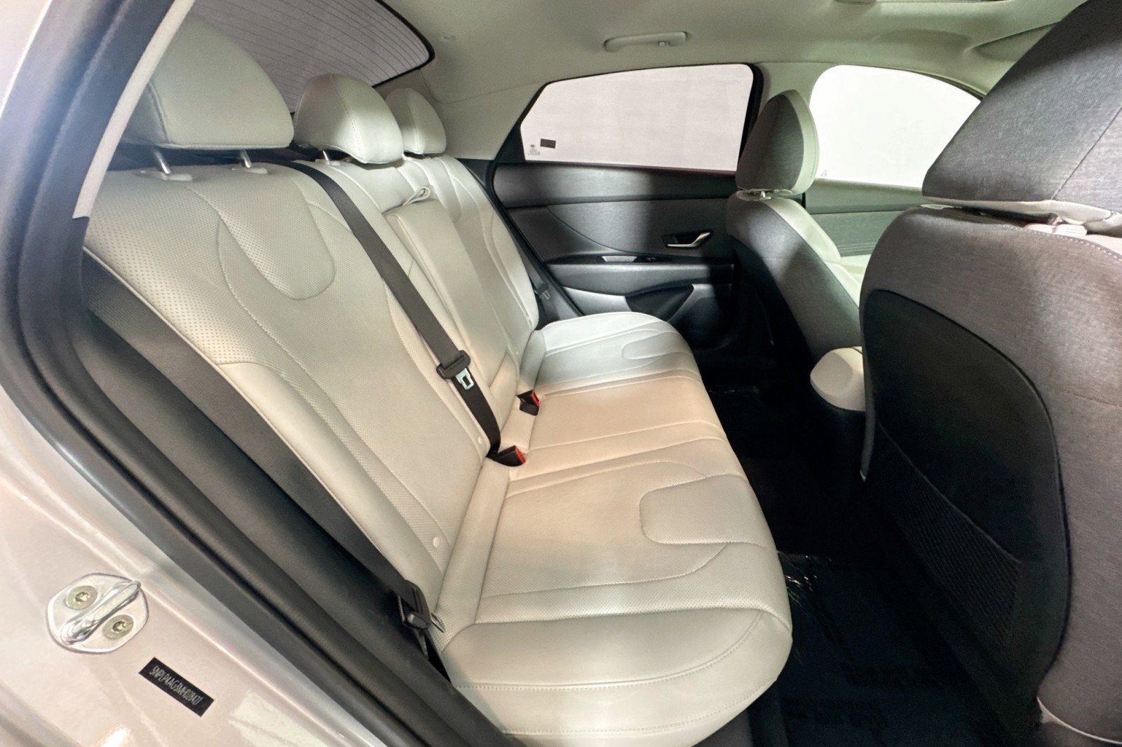 Used 2021 Hyundai Elantra Limited image 26