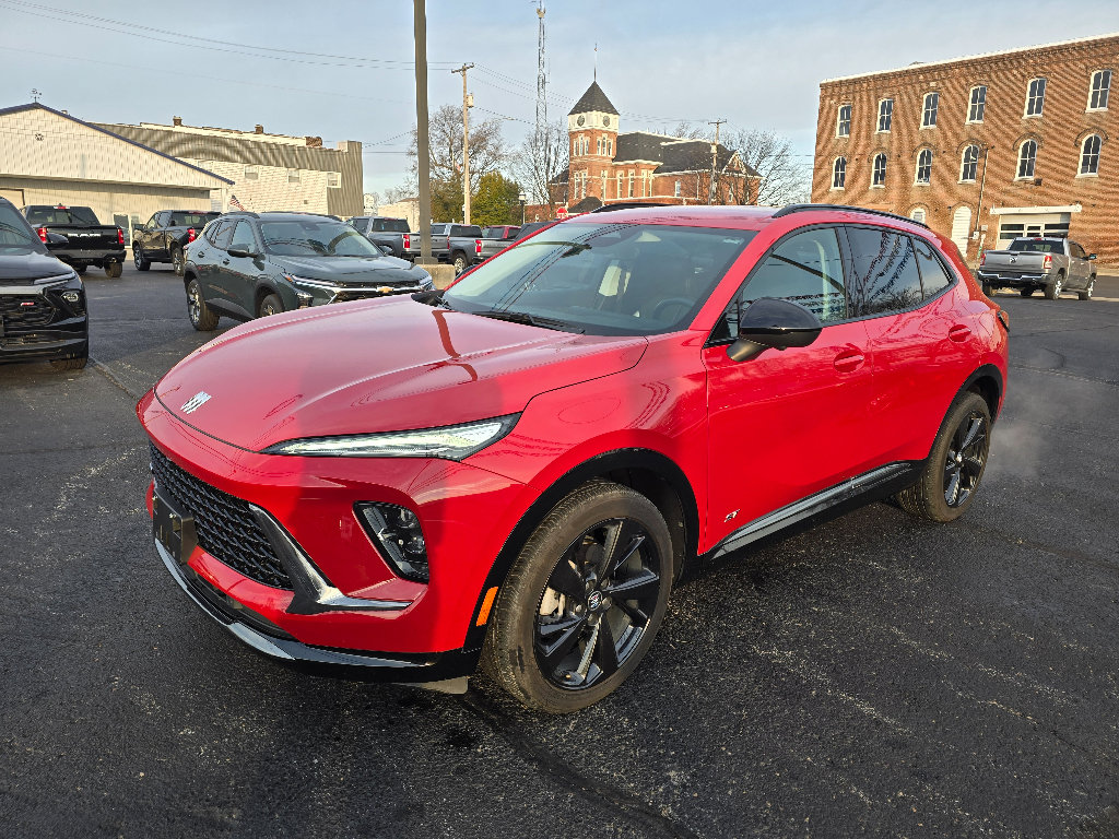 Used 2025 Buick Envision Sport Touring image 2