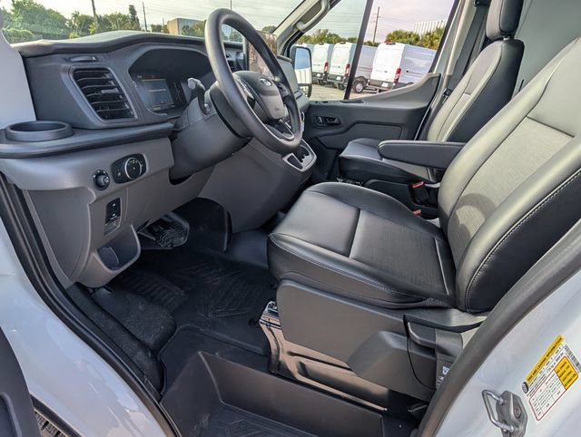 New 2026 Ford Transit 250 148 Medium Roof RWD image 5