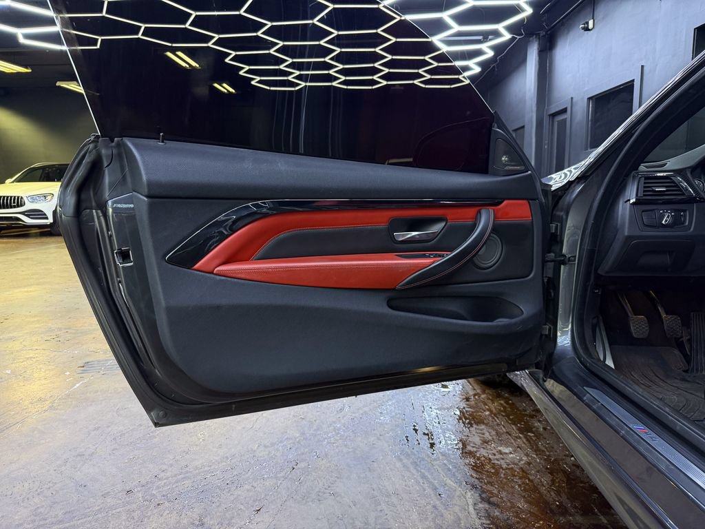 Used 2015 BMW M4 Coupe w/ Executive Package RWD image 12