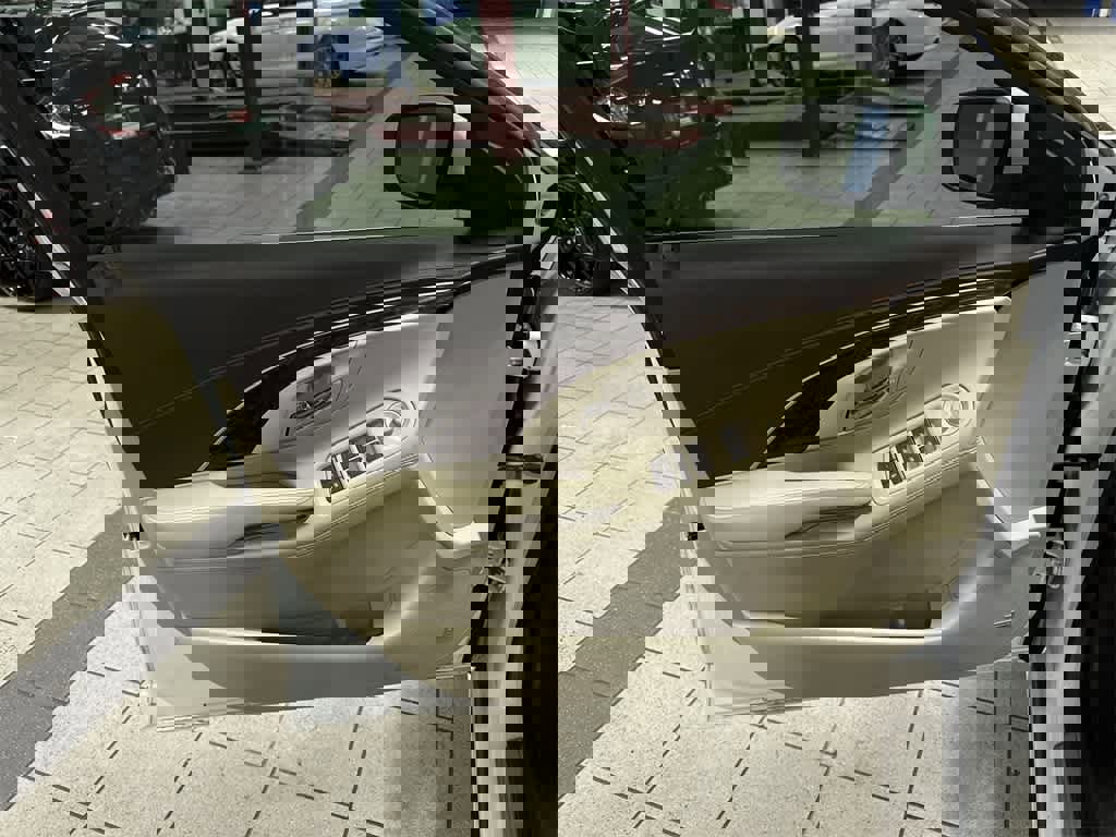 Used 2015 Buick LaCrosse Premium w/ Driver Confidence Package #1 image 30