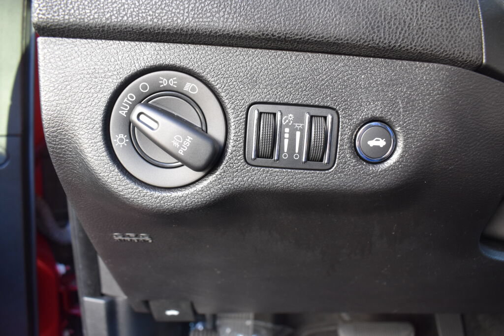 Used 2013 Chrysler 300 S RWD image 15