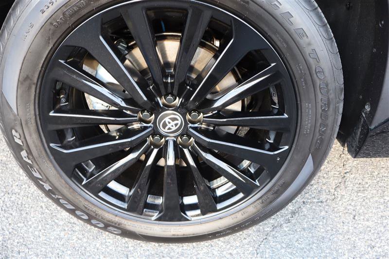 Used 2025 Toyota Highlander XSE image 31