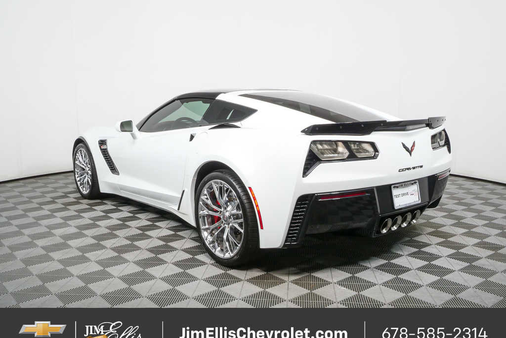 Certified 2015 Chevrolet Corvette Z06 w/ 3LZ Preferred Equipment Group image 32