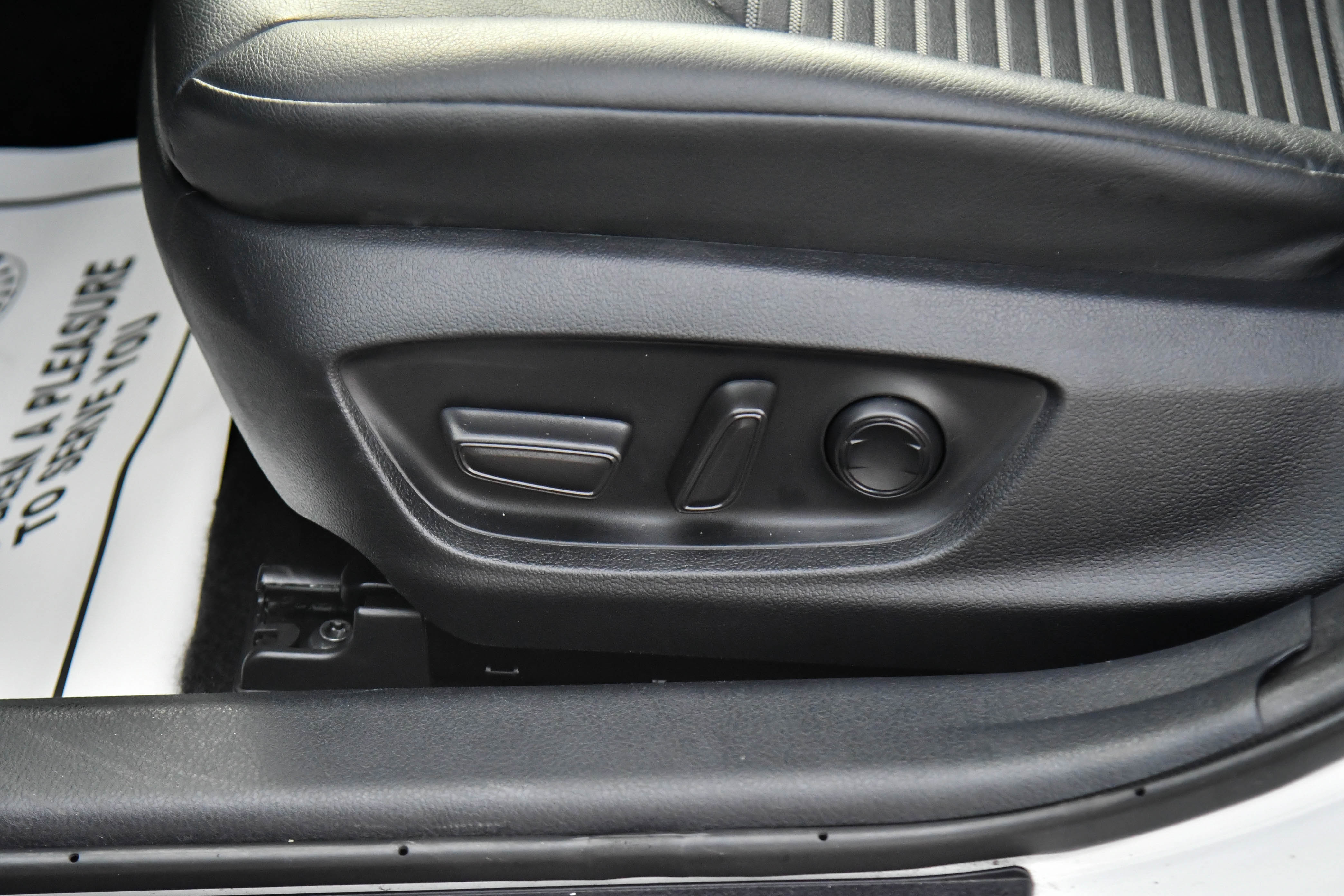 Used 2024 Toyota Camry SE image 17