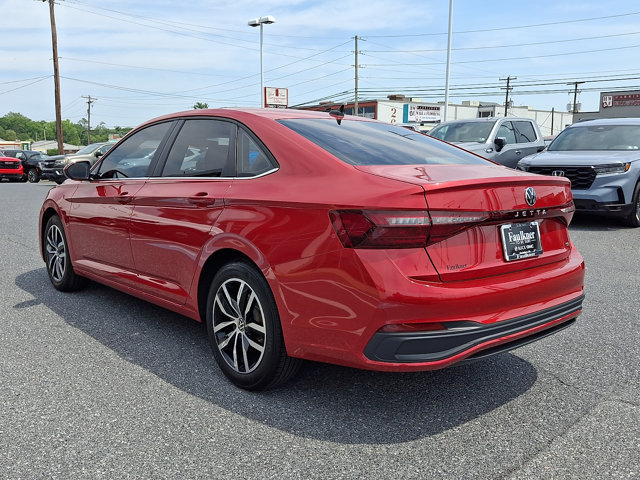 Used 2025 Volkswagen Jetta SE FWD image 4