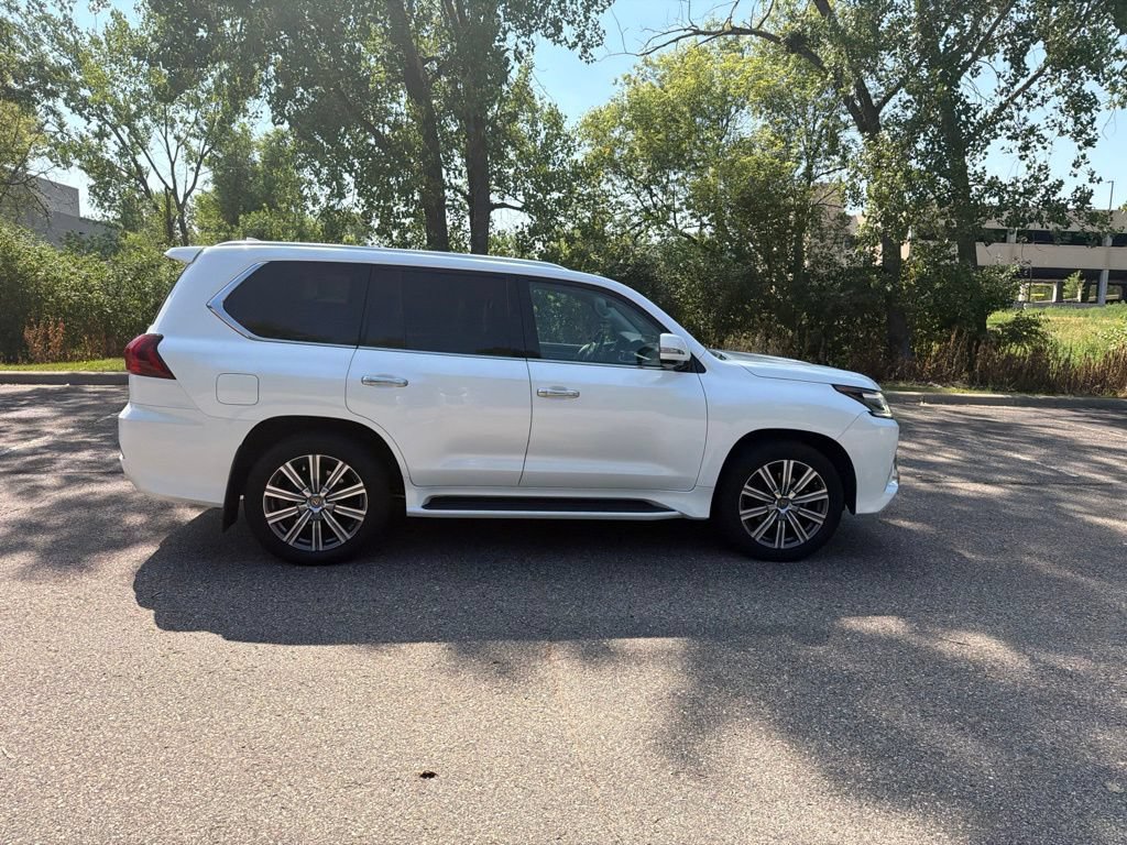 Used 2016 Lexus LX 570 4WD w/ Luxury Package image 20