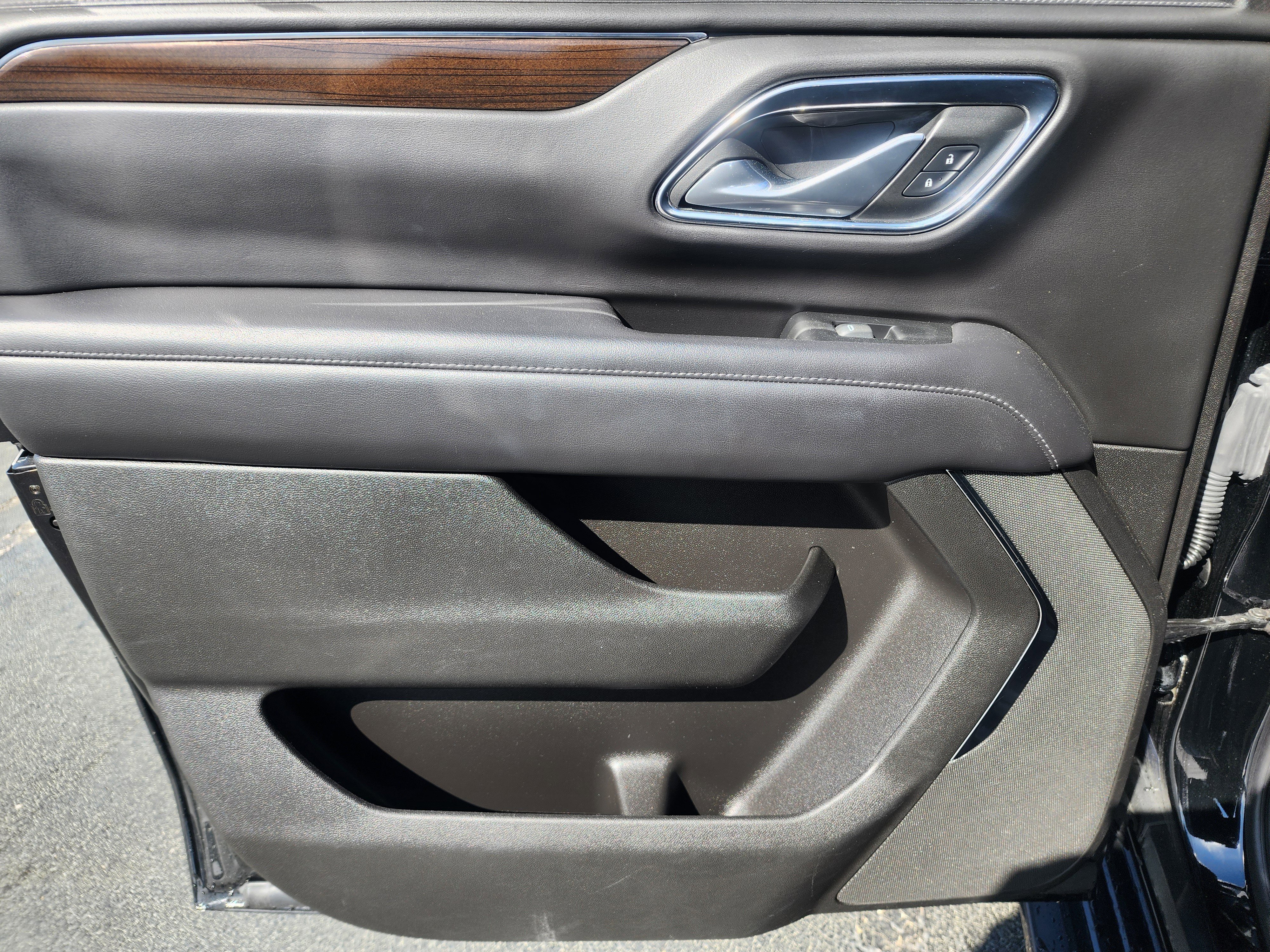 Used 2022 GMC Yukon XL SLE image 16