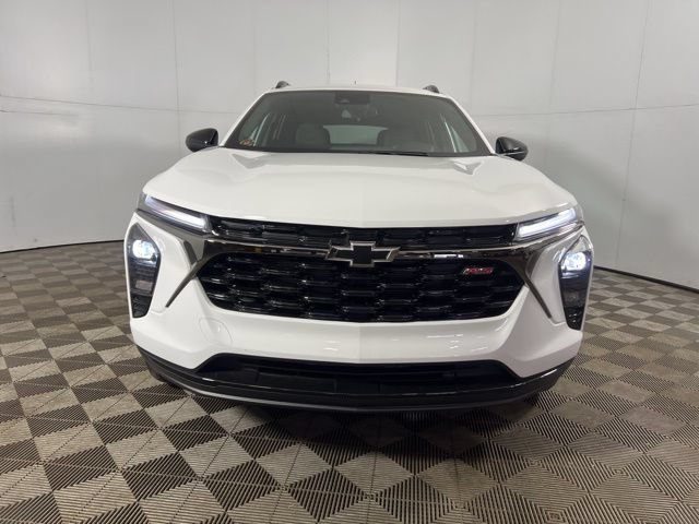 New 2026 Chevrolet Trax RS w/ Driver Confidence Package FWD image 2