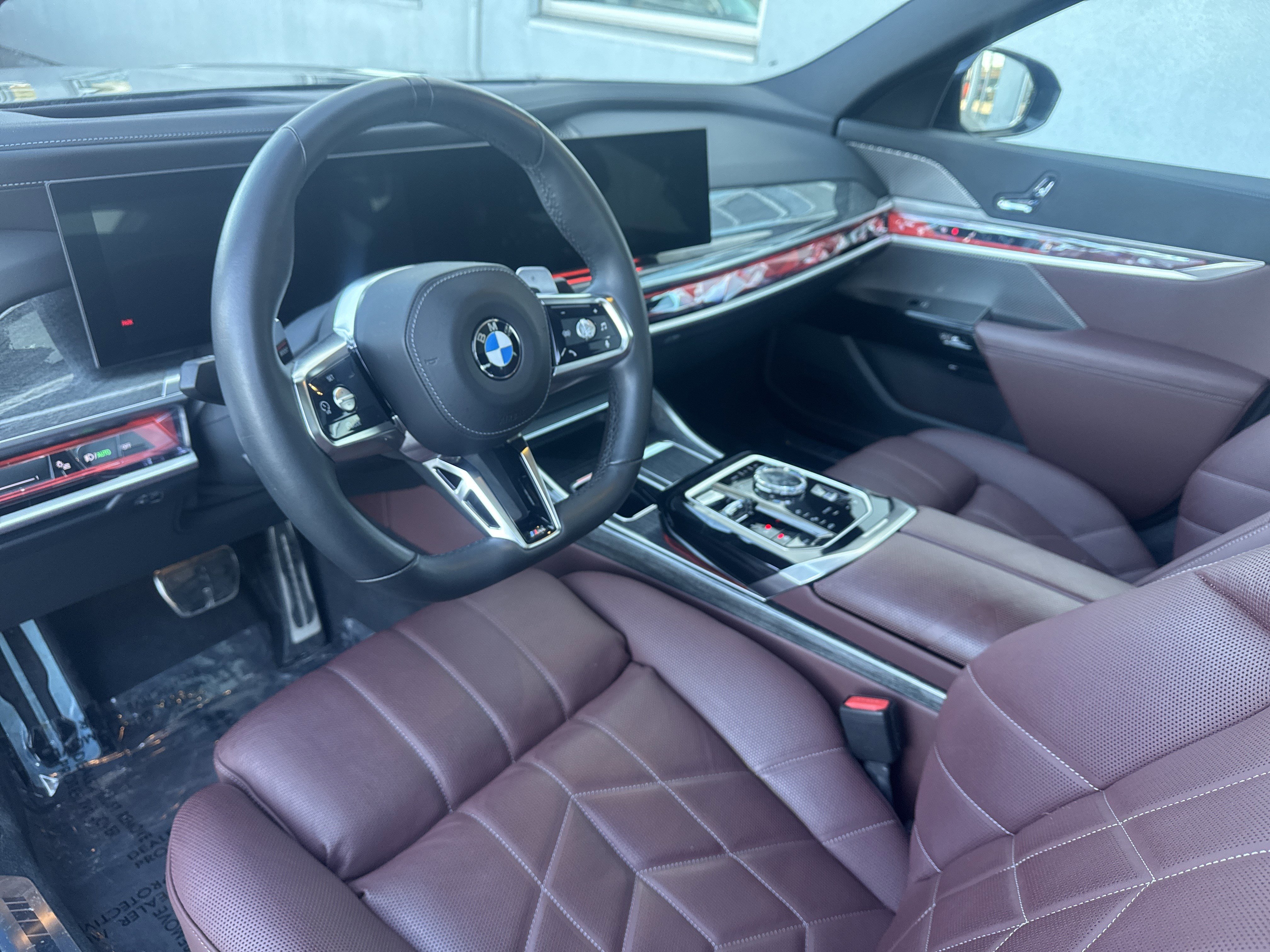 Used 2023 BMW 760i xDrive image 14