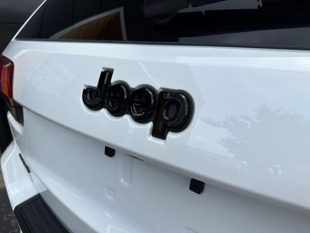 Used 2021 Jeep Grand Cherokee Laredo X AWD/4WD image 30