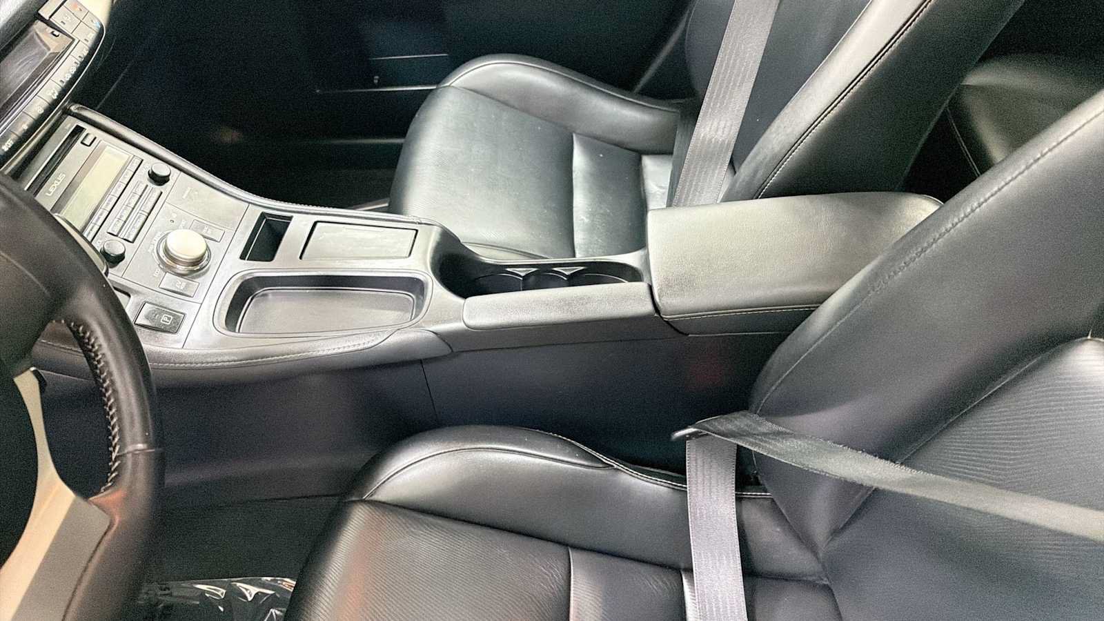 Used 2015 Lexus CT 200h FWD image 21