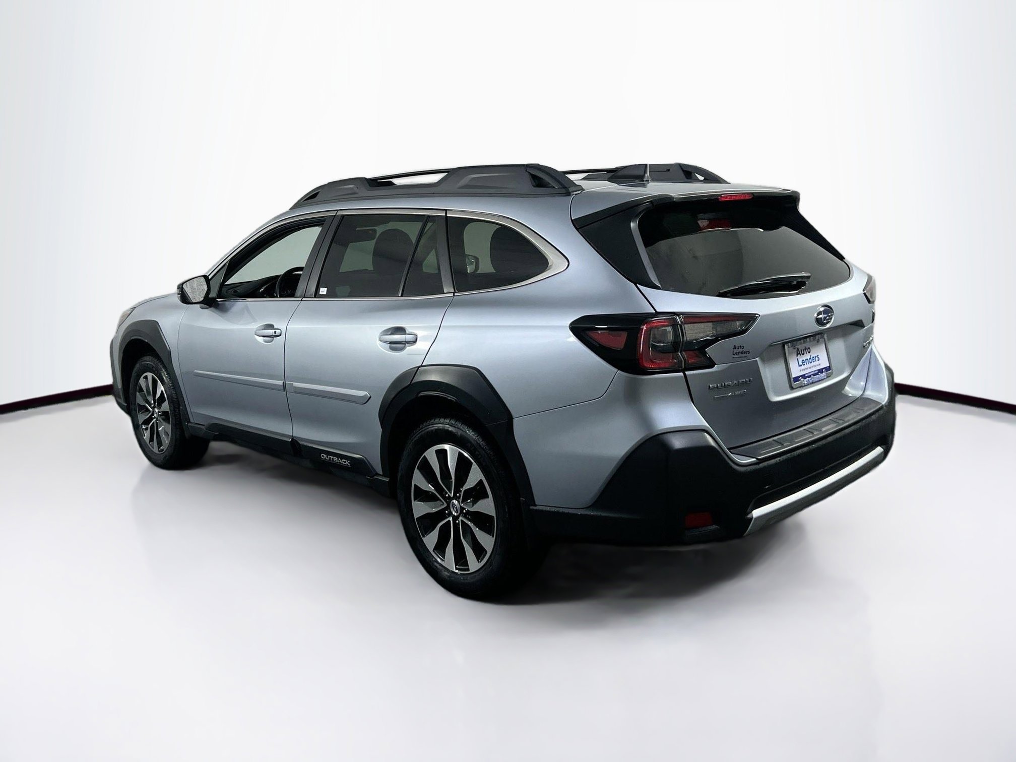 Used 2023 Subaru Outback Limited AWD/4WD image 7