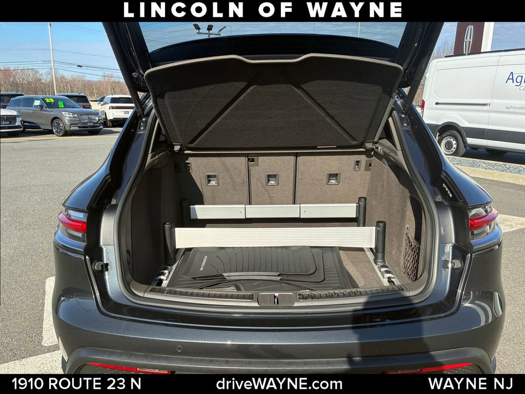 Used 2022 Porsche Macan image 6