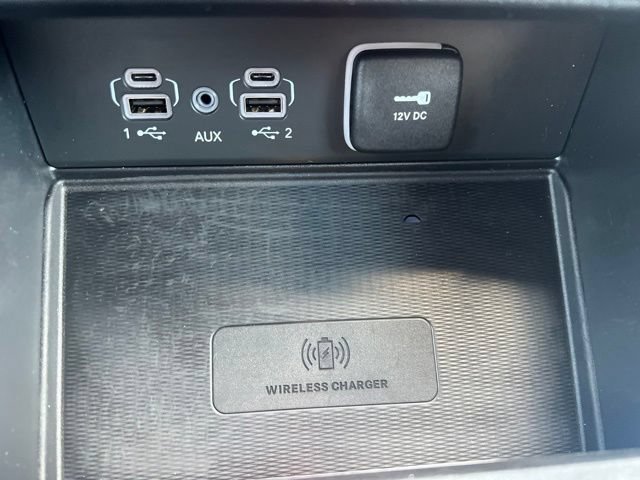Used 2025 Jeep Grand Cherokee Altitude AWD/4WD image 12