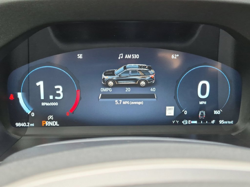 Used 2025 Ford Explorer Active AWD/4WD image 13