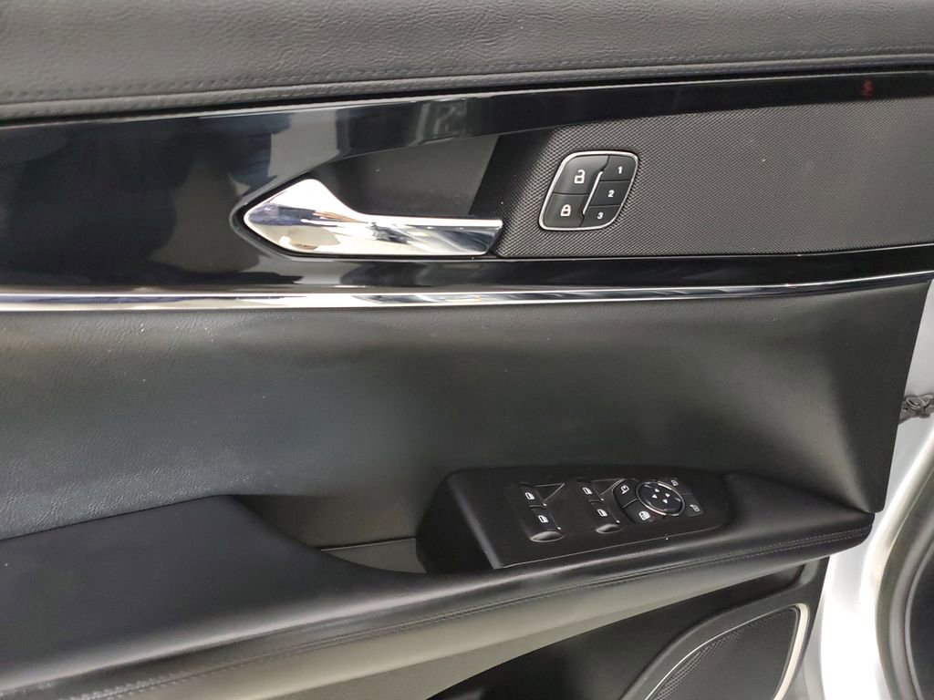 Used 2023 Lincoln Nautilus FWD image 19