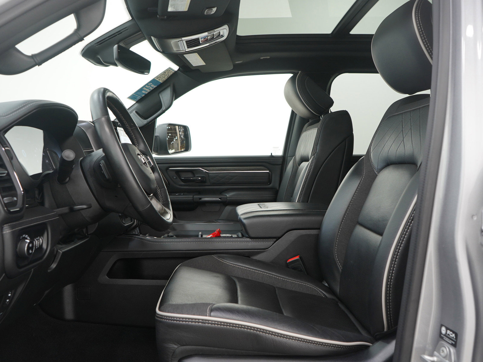 Used 2025 RAM 1500 Limited image 26