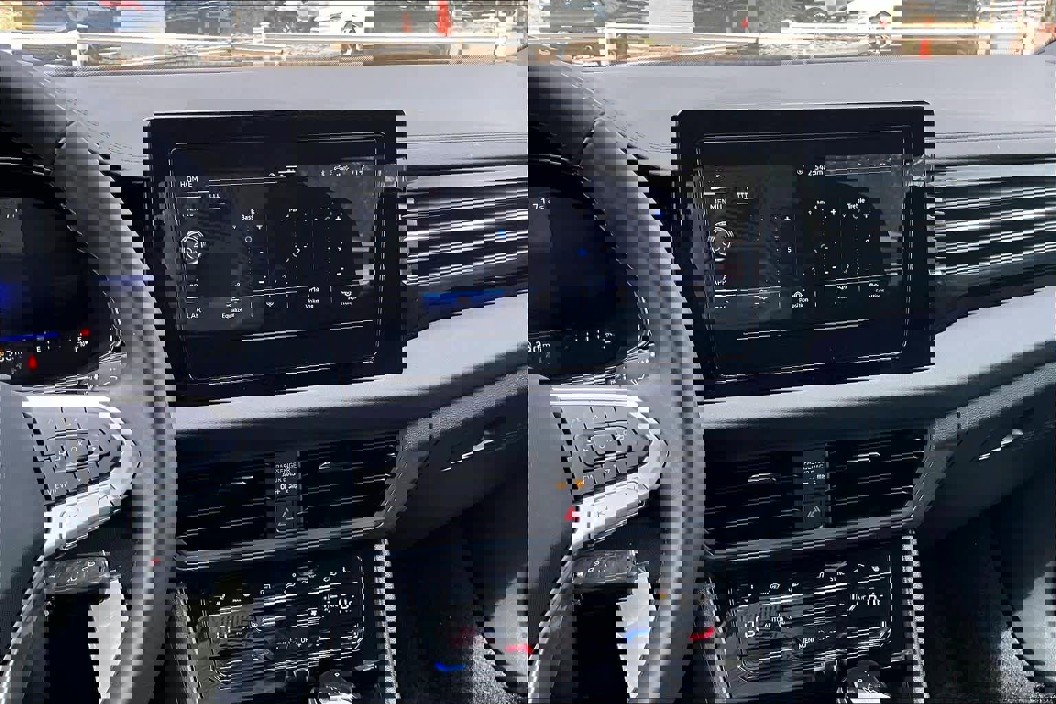 Used 2025 Volkswagen Jetta Sport image 7